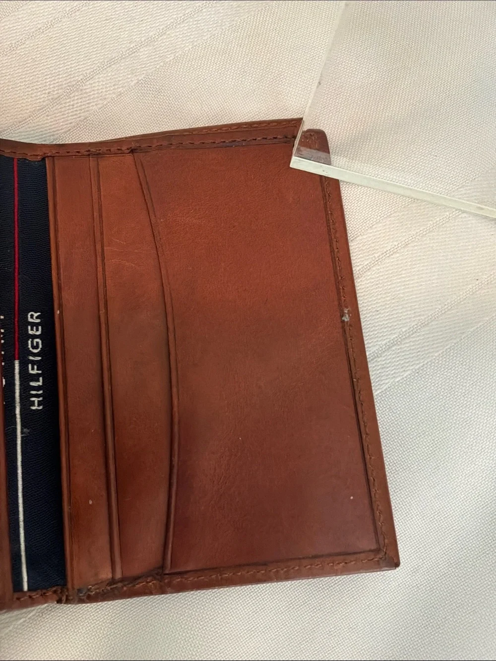 Tommy Hilfiger Chestnut Leather Fold Wallet 6 compartments